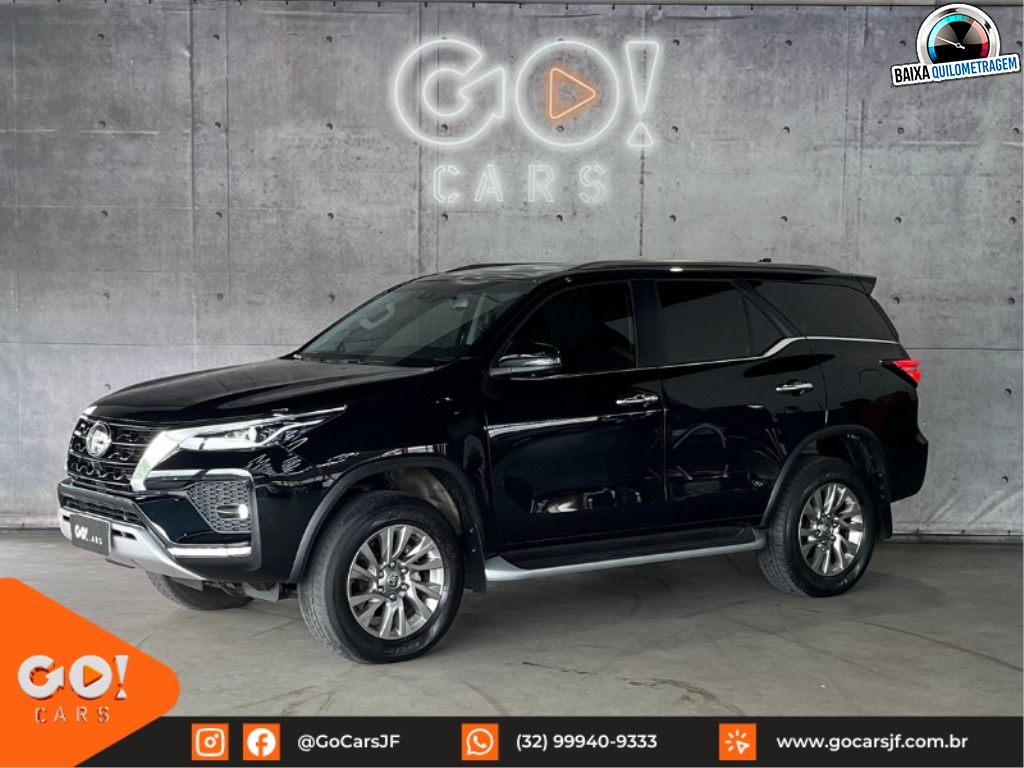 TOYOTA HILUX SW4 2.8 D-4D TURBO DIESEL SRX 4X4 AUTOMÁTICO 2023/2024