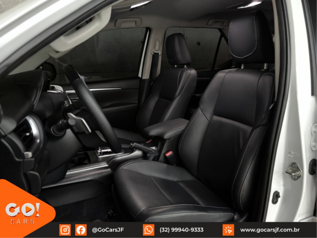 TOYOTA HILUX SW4 2.8 D-4D TURBO DIESEL SRX PLATINUM 7L 4X4 AUTOMÁTICO 2024