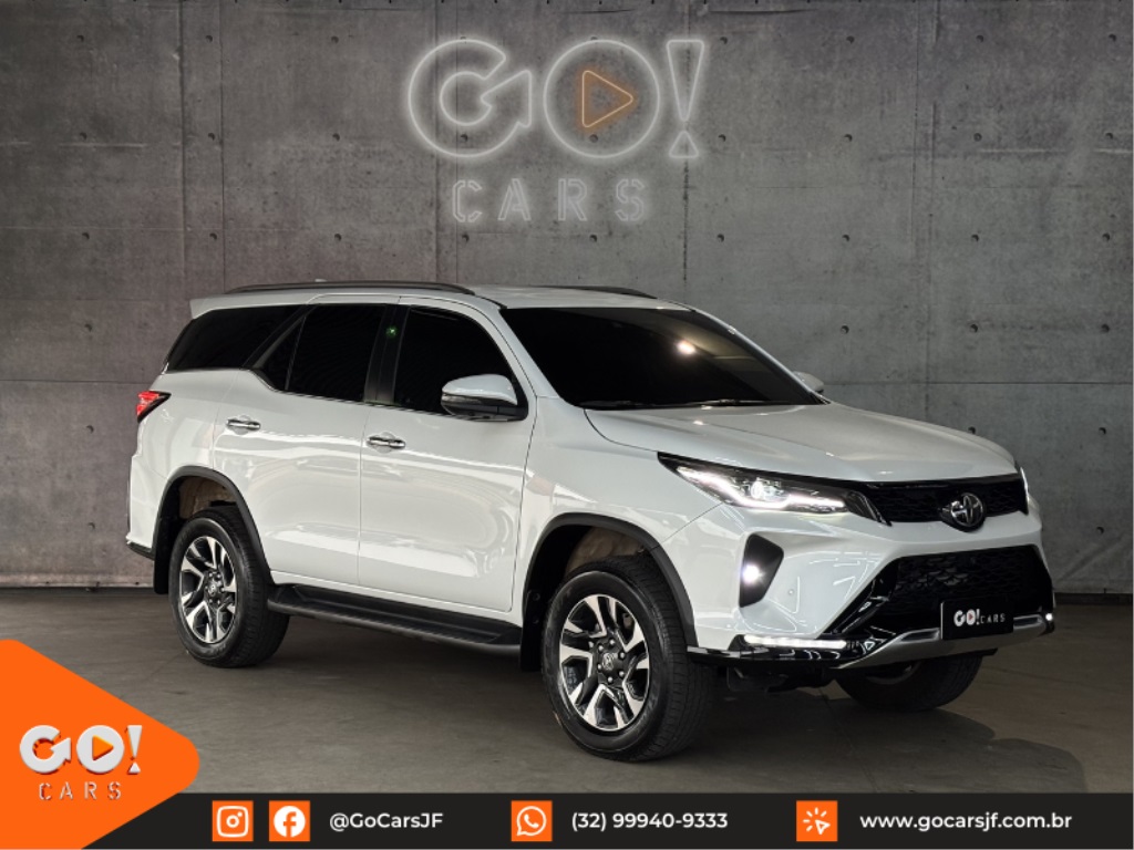 TOYOTA HILUX SW4 2.8 D-4D TURBO DIESEL SRX PLATINUM 7L 4X4 AUTOMÁTICO 2024
