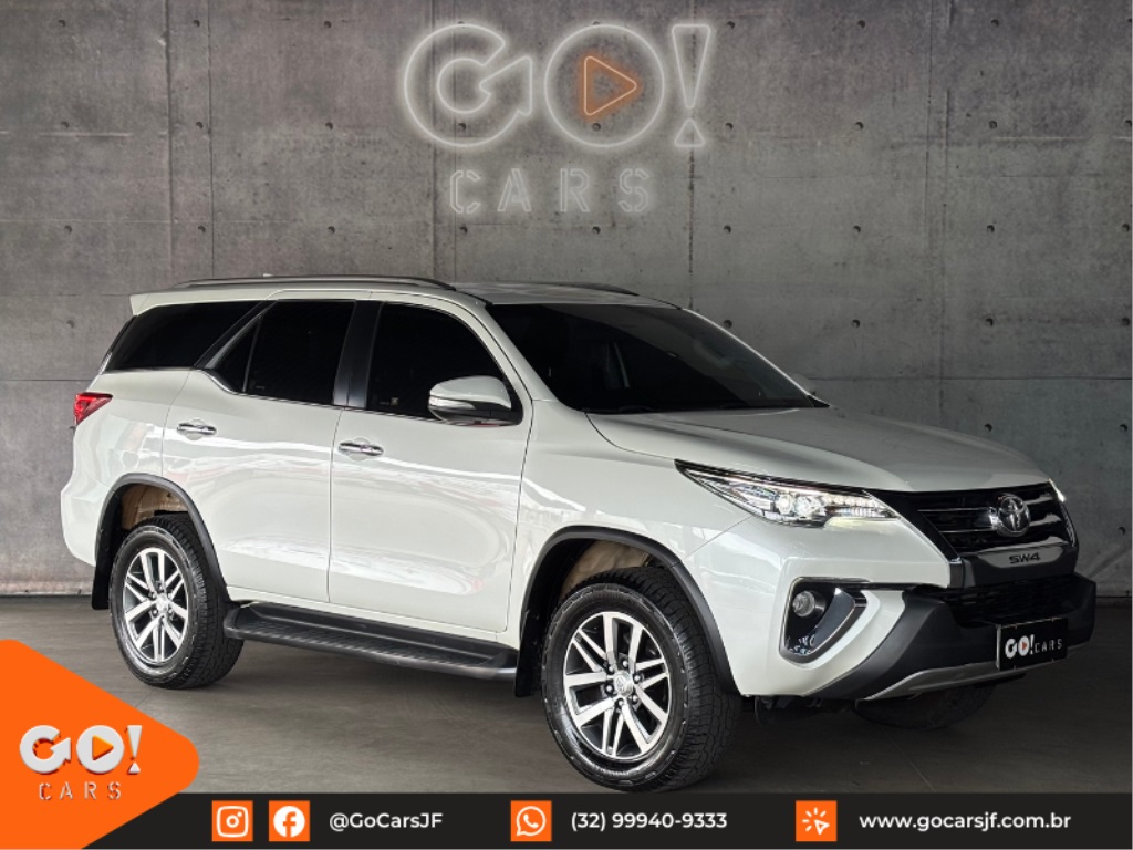 TOYOTA HILUX SW4 2.8 SRX 4X4 7 LUGARES 16V TURBO INTERCOOLER DIESEL 4P AUTOMÁTICO 2017