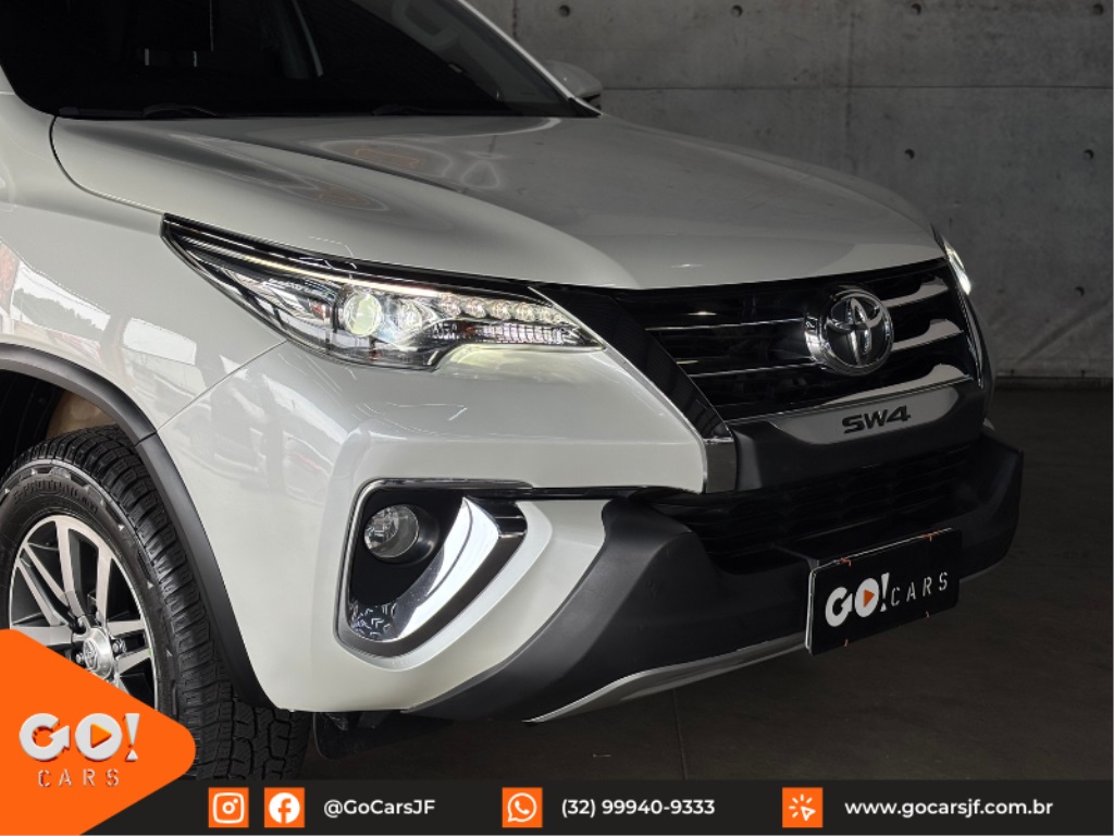 TOYOTA HILUX SW4 2.8 SRX 4X4 7 LUGARES 16V TURBO INTERCOOLER DIESEL 4P AUTOMÁTICO 2017