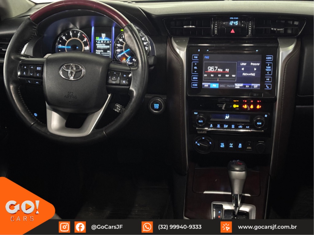 TOYOTA HILUX SW4 2.8 SRX 4X4 7 LUGARES 16V TURBO INTERCOOLER DIESEL 4P AUTOMÁTICO 2017
