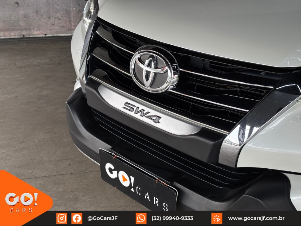 TOYOTA HILUX SW4 2.8 SRX 4X4 7 LUGARES 16V TURBO INTERCOOLER DIESEL 4P AUTOMÁTICO 2017