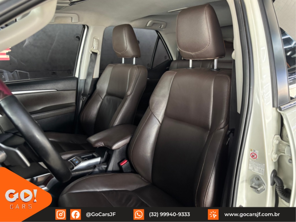 TOYOTA HILUX SW4 2.8 SRX 4X4 7 LUGARES 16V TURBO INTERCOOLER DIESEL 4P AUTOMÁTICO 2017