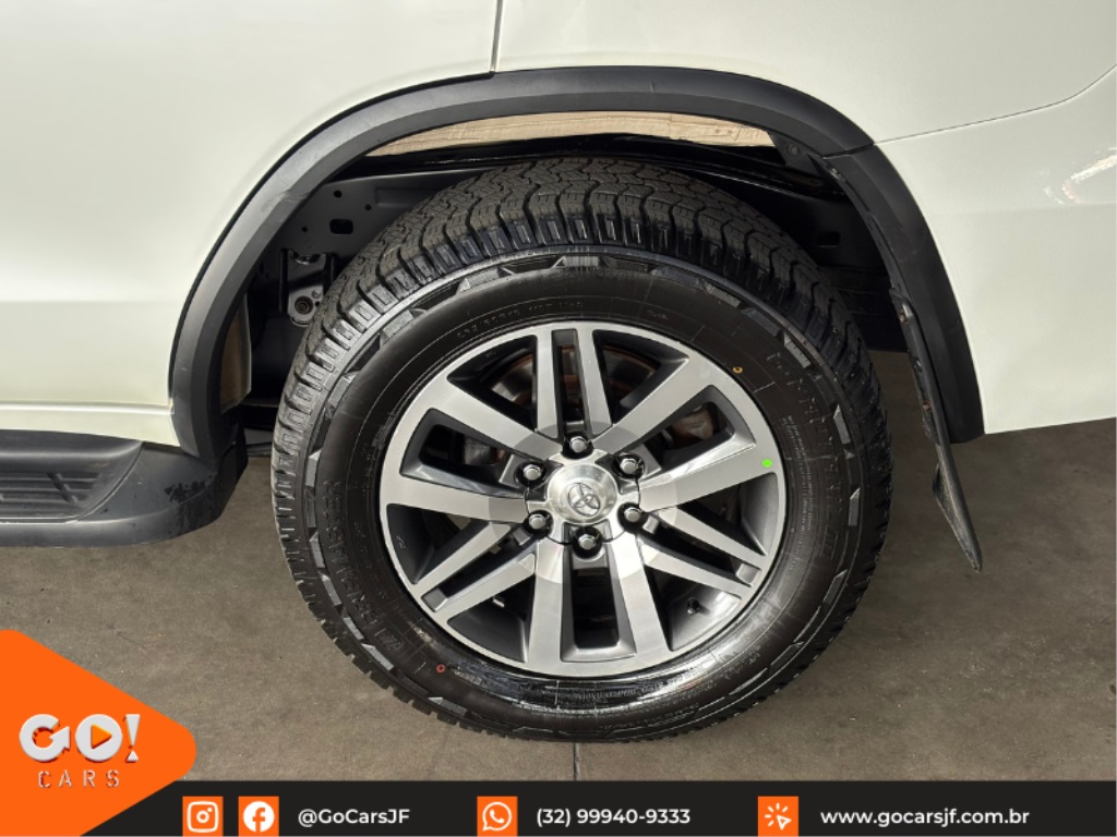 TOYOTA HILUX SW4 2.8 SRX 4X4 7 LUGARES 16V TURBO INTERCOOLER DIESEL 4P AUTOMÁTICO 2017
