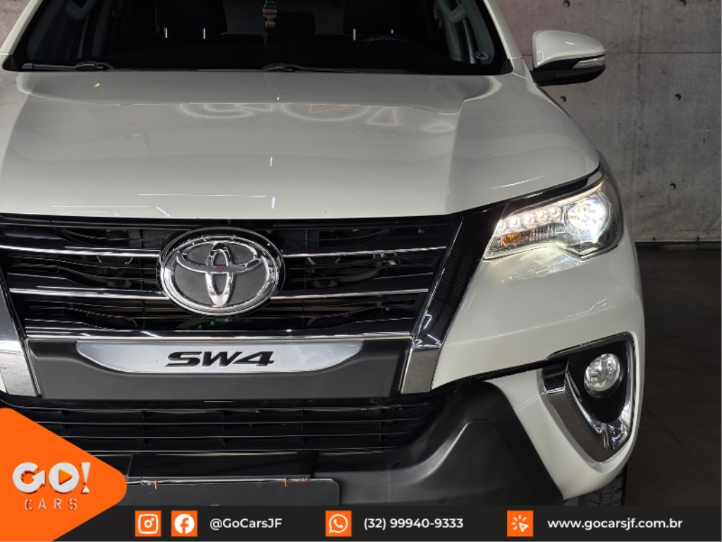 TOYOTA HILUX SW4 2.8 SRX 4X4 7 LUGARES 16V TURBO INTERCOOLER DIESEL 4P AUTOMÁTICO 2017