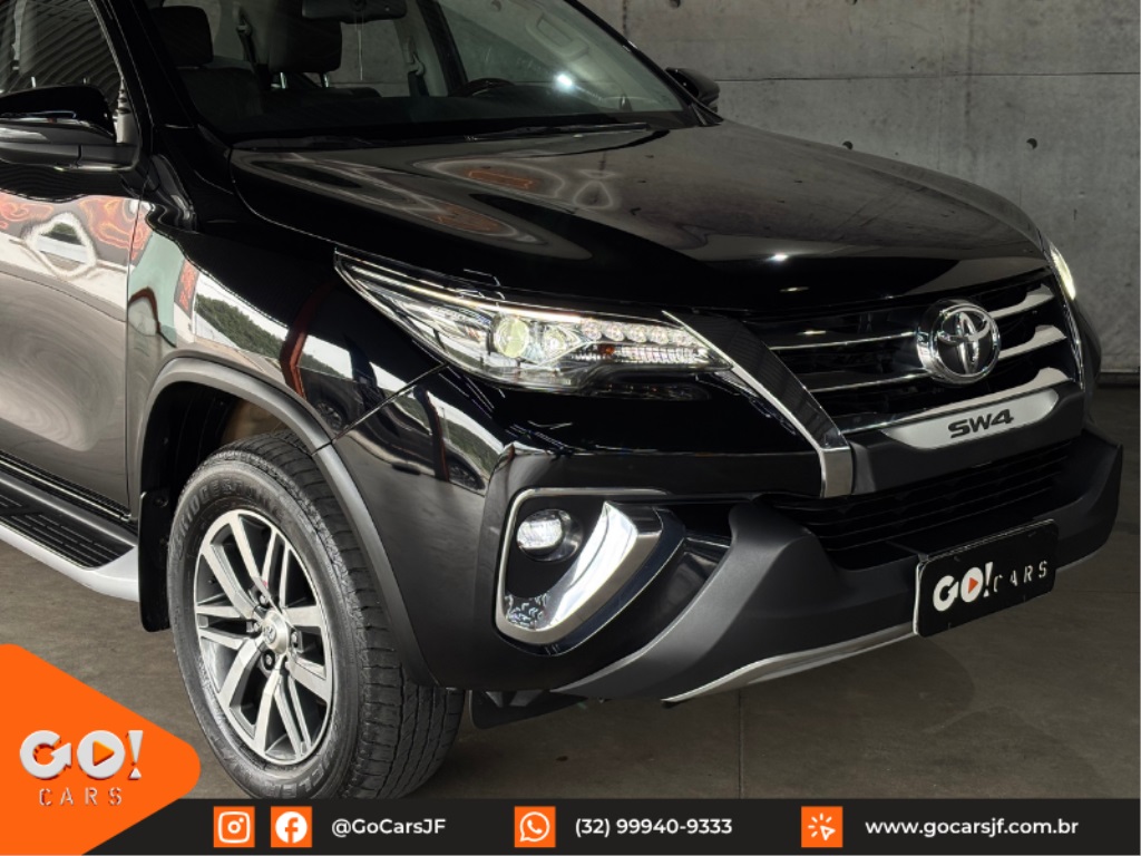 TOYOTA HILUX SW4 2.8 SRX 4X4 7 LUGARES 16V TURBO INTERCOOLER DIESEL 4P AUTOMÁTICO 2020