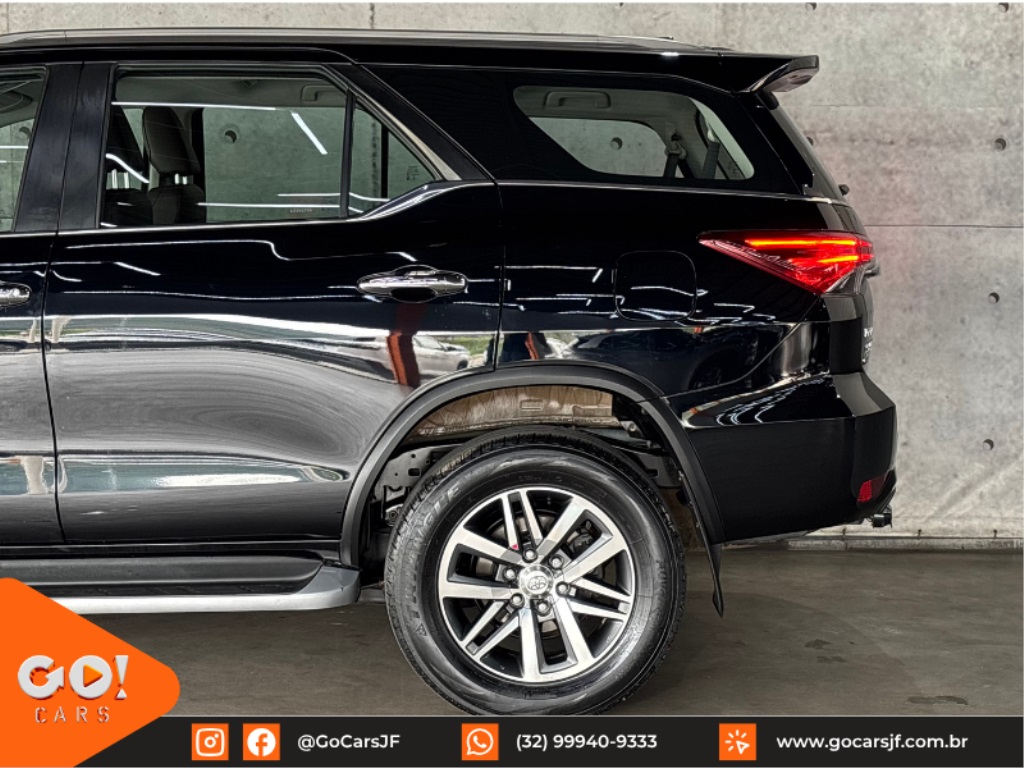 TOYOTA HILUX SW4 2.8 SRX 4X4 7 LUGARES 16V TURBO INTERCOOLER DIESEL 4P AUTOMÁTICO 2020