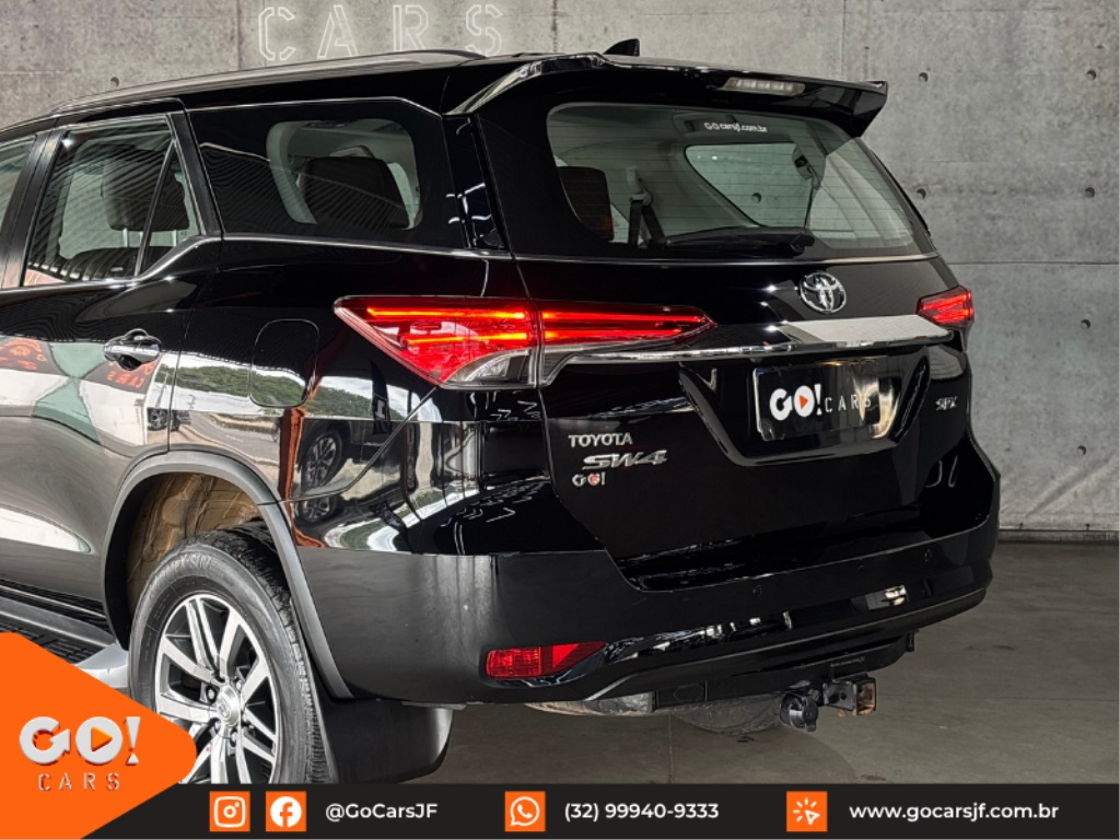 TOYOTA HILUX SW4 2.8 SRX 4X4 7 LUGARES 16V TURBO INTERCOOLER DIESEL 4P AUTOMÁTICO 2020