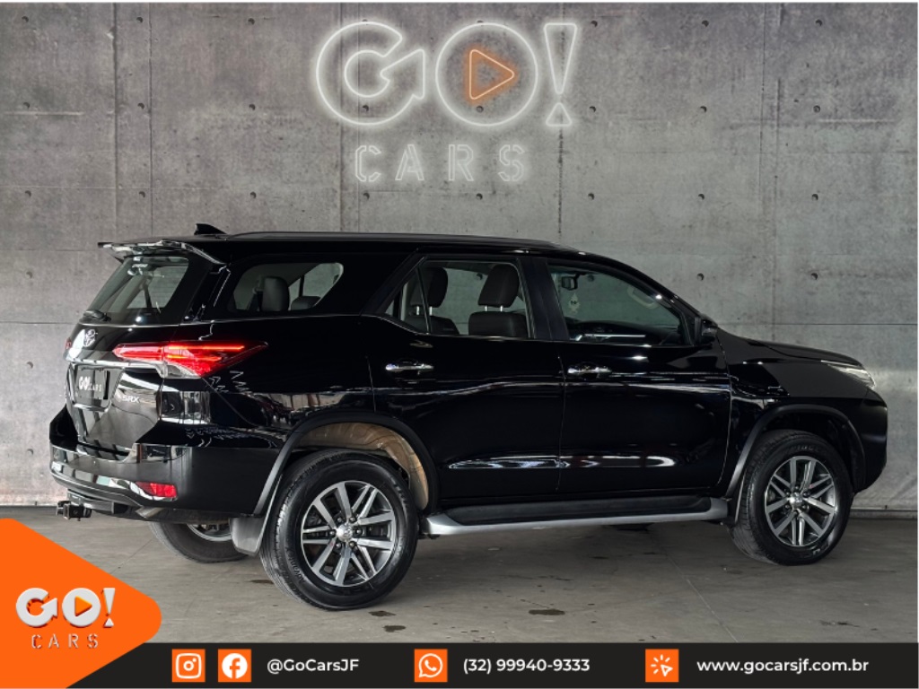 TOYOTA HILUX SW4 2.8 SRX 4X4 7 LUGARES 16V TURBO INTERCOOLER DIESEL 4P AUTOMÁTICO 2020