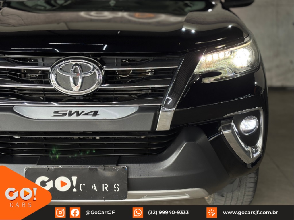 TOYOTA HILUX SW4 2.8 SRX 4X4 7 LUGARES 16V TURBO INTERCOOLER DIESEL 4P AUTOMÁTICO 2020