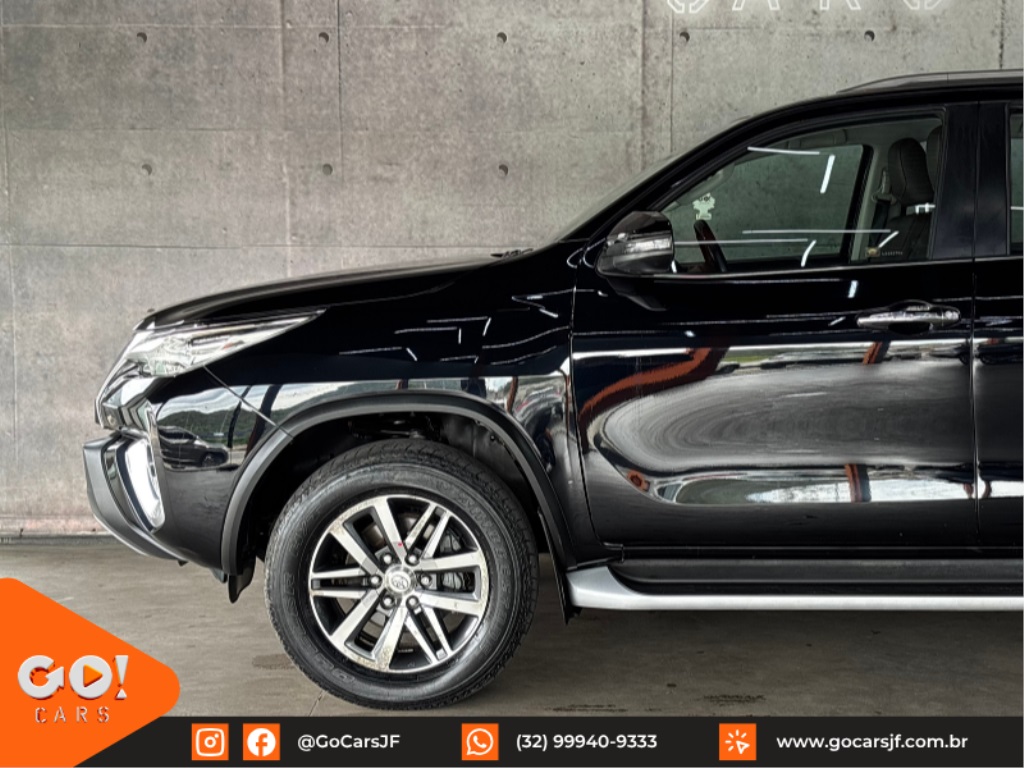 TOYOTA HILUX SW4 2.8 SRX 4X4 7 LUGARES 16V TURBO INTERCOOLER DIESEL 4P AUTOMÁTICO 2020