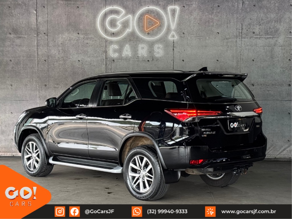 TOYOTA HILUX SW4 2.8 SRX 4X4 7 LUGARES 16V TURBO INTERCOOLER DIESEL 4P AUTOMÁTICO 2020