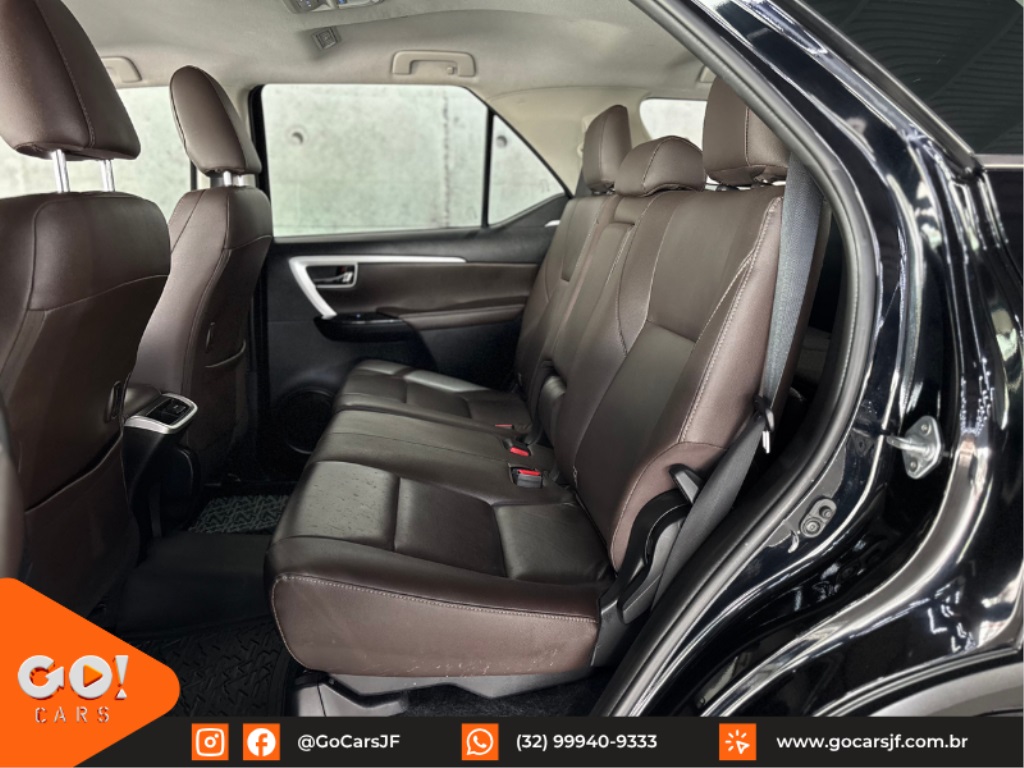 TOYOTA HILUX SW4 2.8 SRX 4X4 7 LUGARES 16V TURBO INTERCOOLER DIESEL 4P AUTOMÁTICO 2020