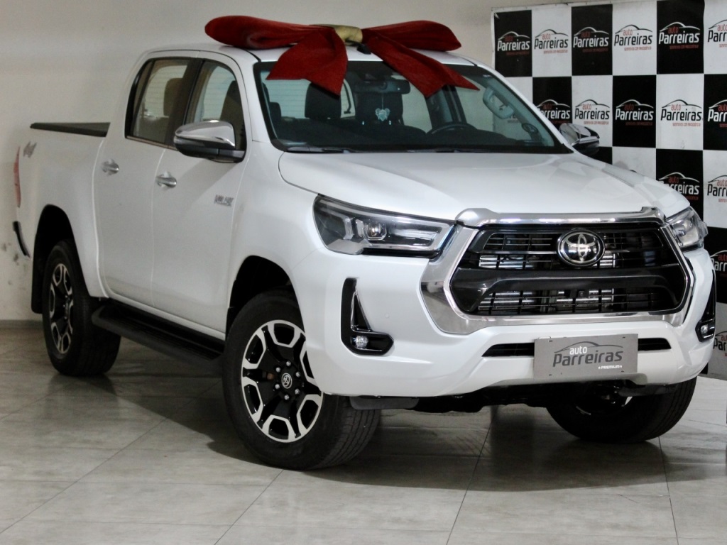 TOYOTA HILUX 2.8 D-4D TURBO DIESEL CD SRX 4X4 AUTOMÁTICO