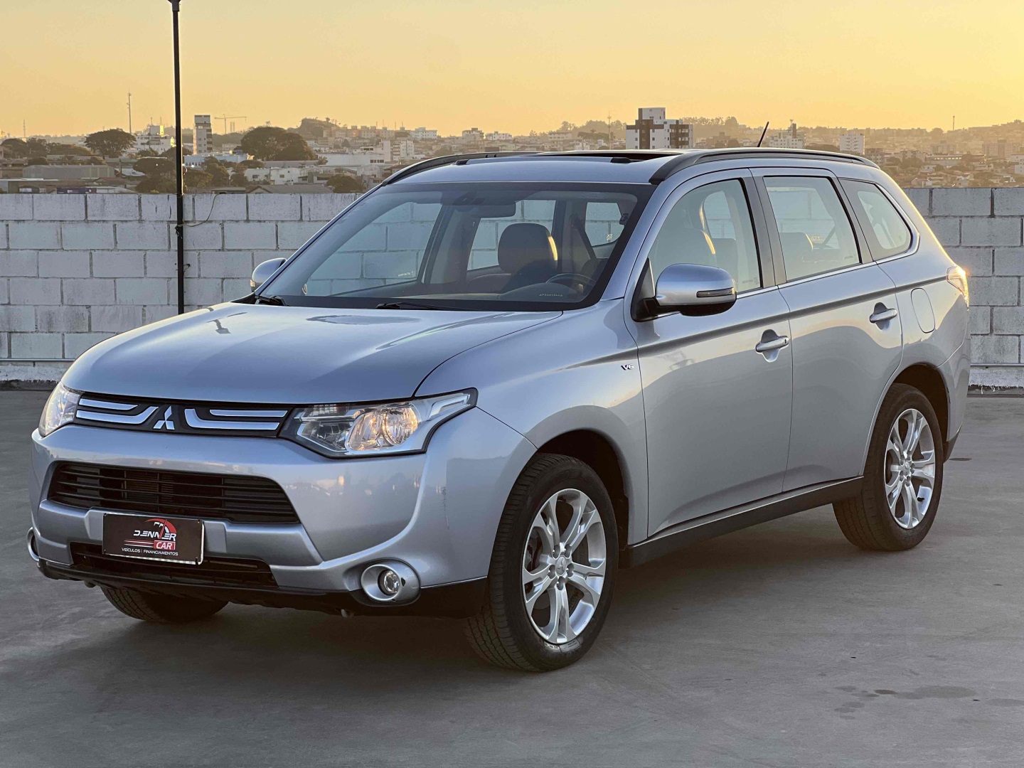 MITSUBISHI OUTLANDER 3.0 GT 4X4 V6 24V GASOLINA 4P AUTOMÁTICO