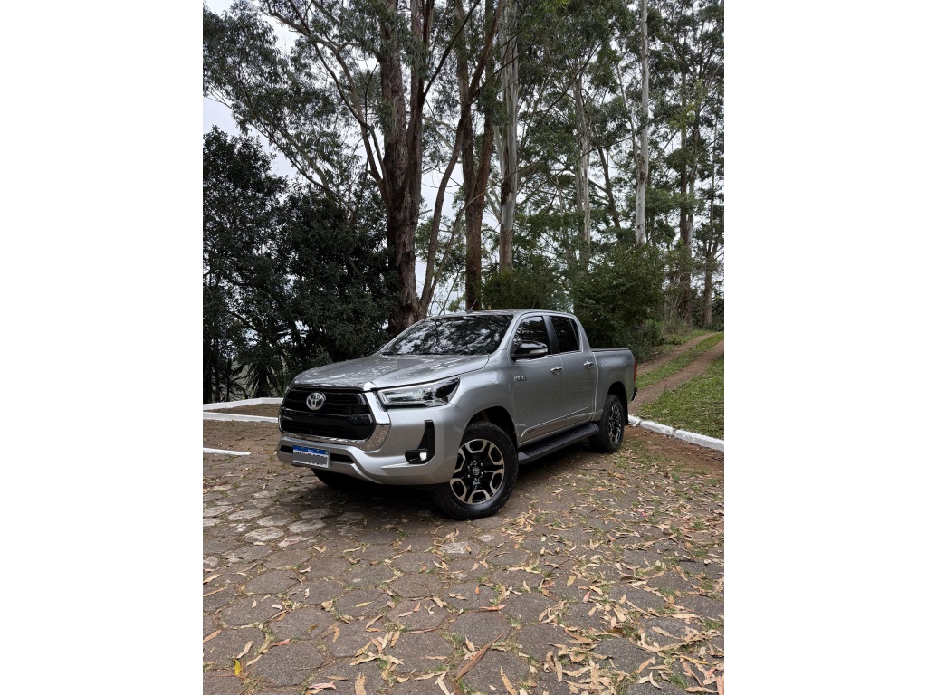 TOYOTA HILUX 2.8 D-4D TURBO DIESEL CD SRX 4X4 AUTOMÁTICO