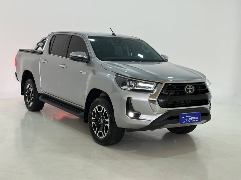 TOYOTA HILUX 2.8 D-4D TURBO DIESEL CD SRX 4X4 AUTOMÁTICO