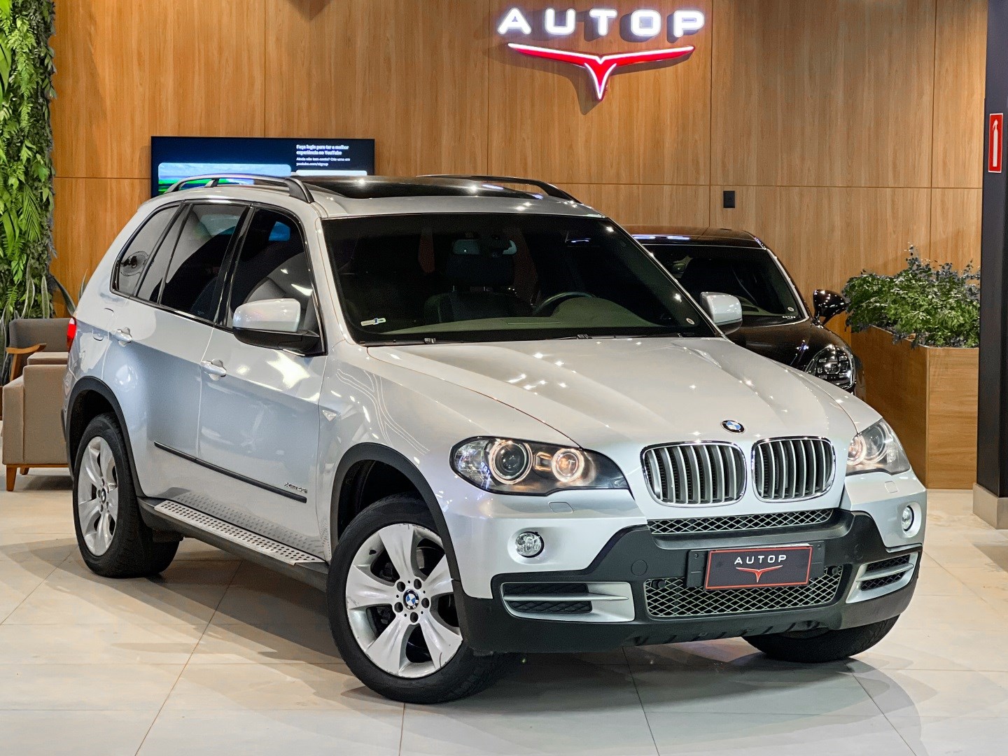 BMW X5 4.8 I SPORT 4X4 V8 32V GASOLINA 4P AUTOMÁTICO
