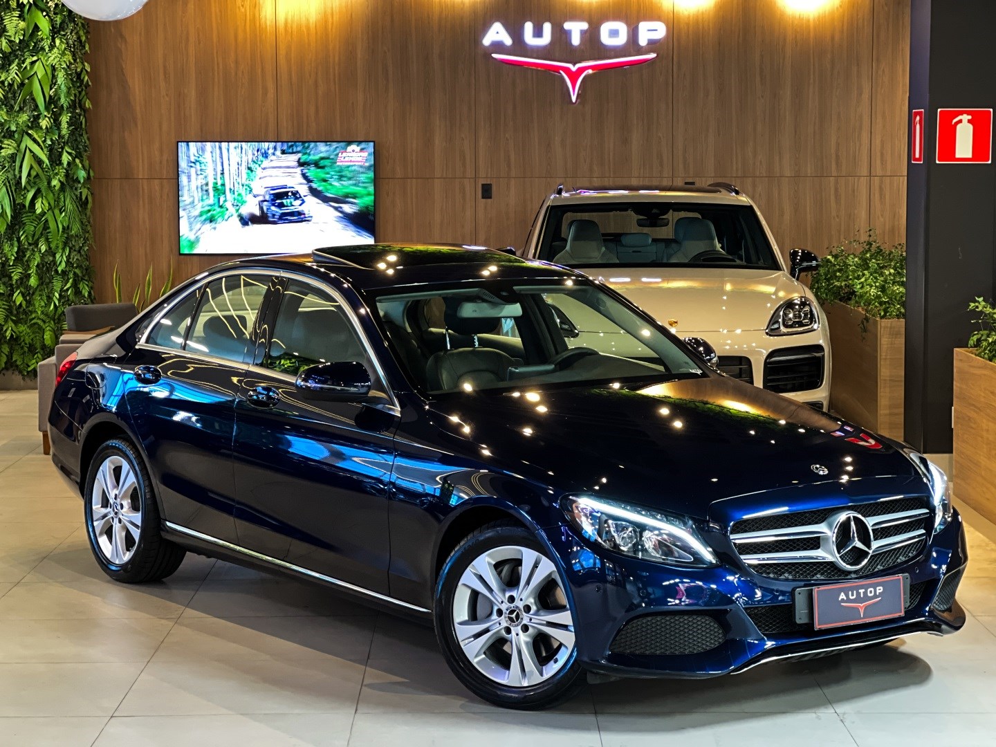 MERCEDES-BENZ C 250 2.0 CGI GASOLINA AVANTGARDE 9G-TRONIC