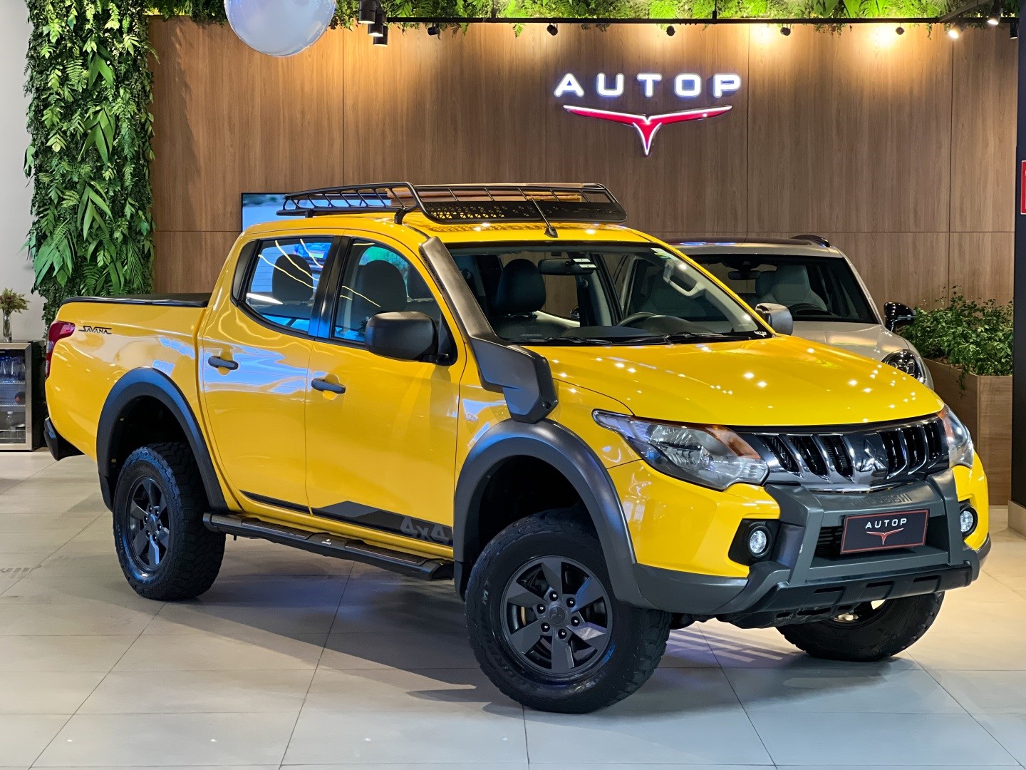 MITSUBISHI L200 TRITON 2.4 16V TURBO DIESEL SAVANA GLS CD 4X4 AUTOMÁTICO
