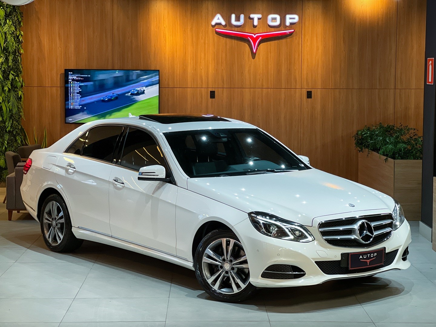 MERCEDES-BENZ E 250 2.0 AVANTGARDE 16V TURBO GASOLINA 4P AUTOMÁTICO