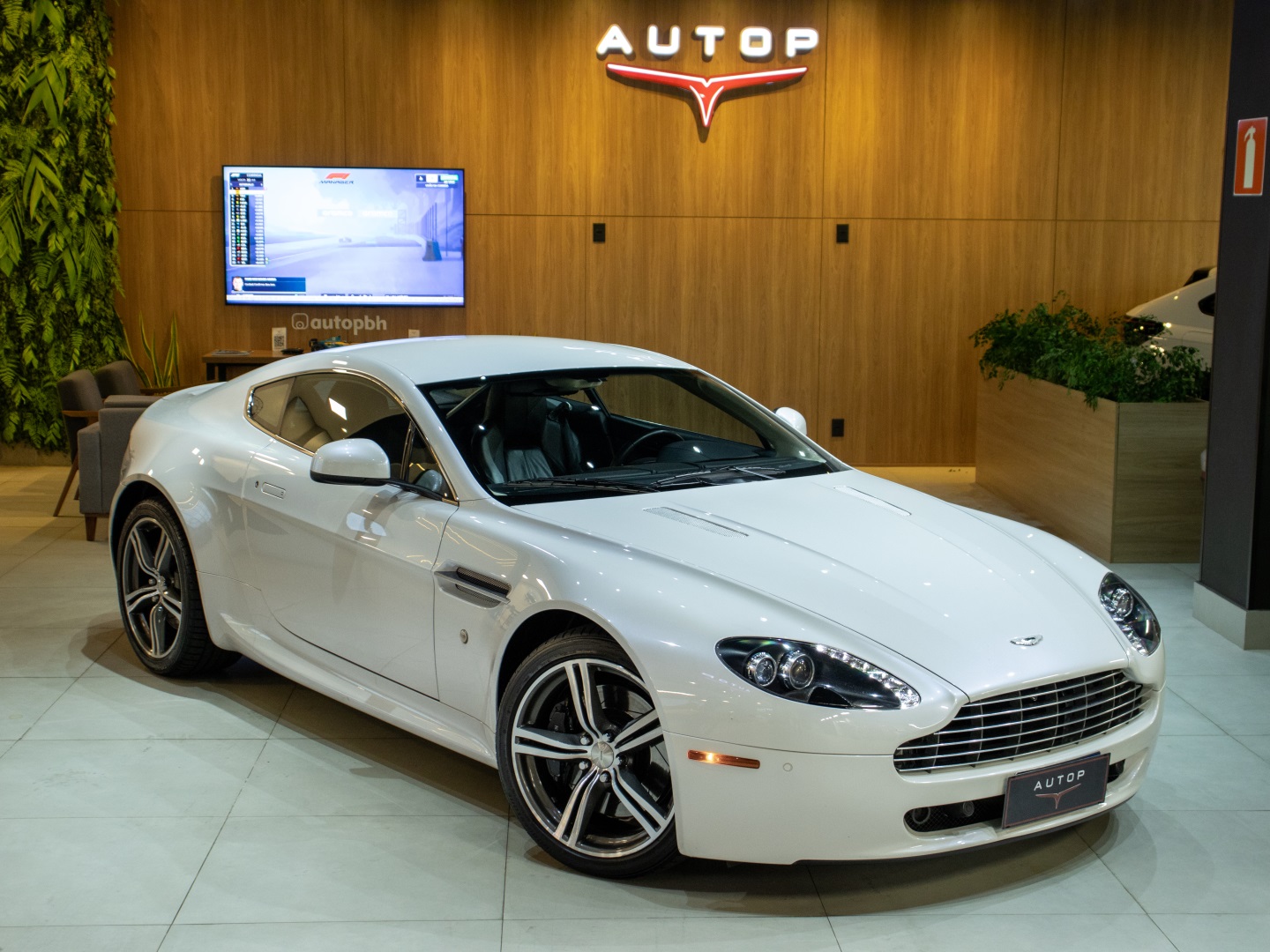 ASTON MARTIN VANTAGE 4.7 S V8 32V GASOLINA 2P AUTOMÁTICO