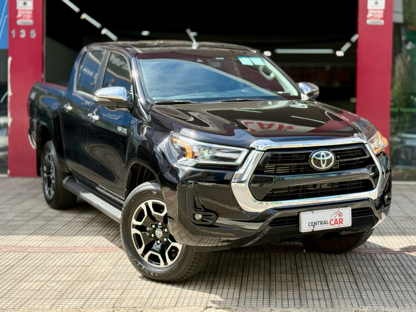 TOYOTA HILUX 2.8 D-4D TURBO DIESEL CD SRX 4X4 AUTOMÁTICO