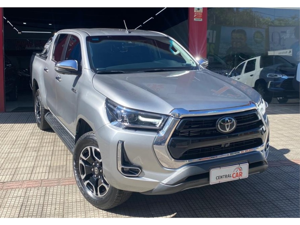 TOYOTA HILUX 2.8 D-4D TURBO DIESEL CD SRX 4X4 AUTOMÁTICO