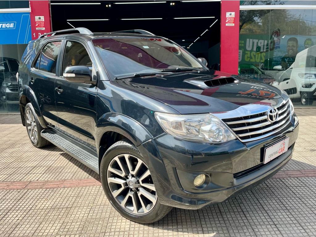 TOYOTA HILUX SW4 3.0 SRV 4X4 16V TURBO INTERCOOLER DIESEL 4P AUTOMÁTICO