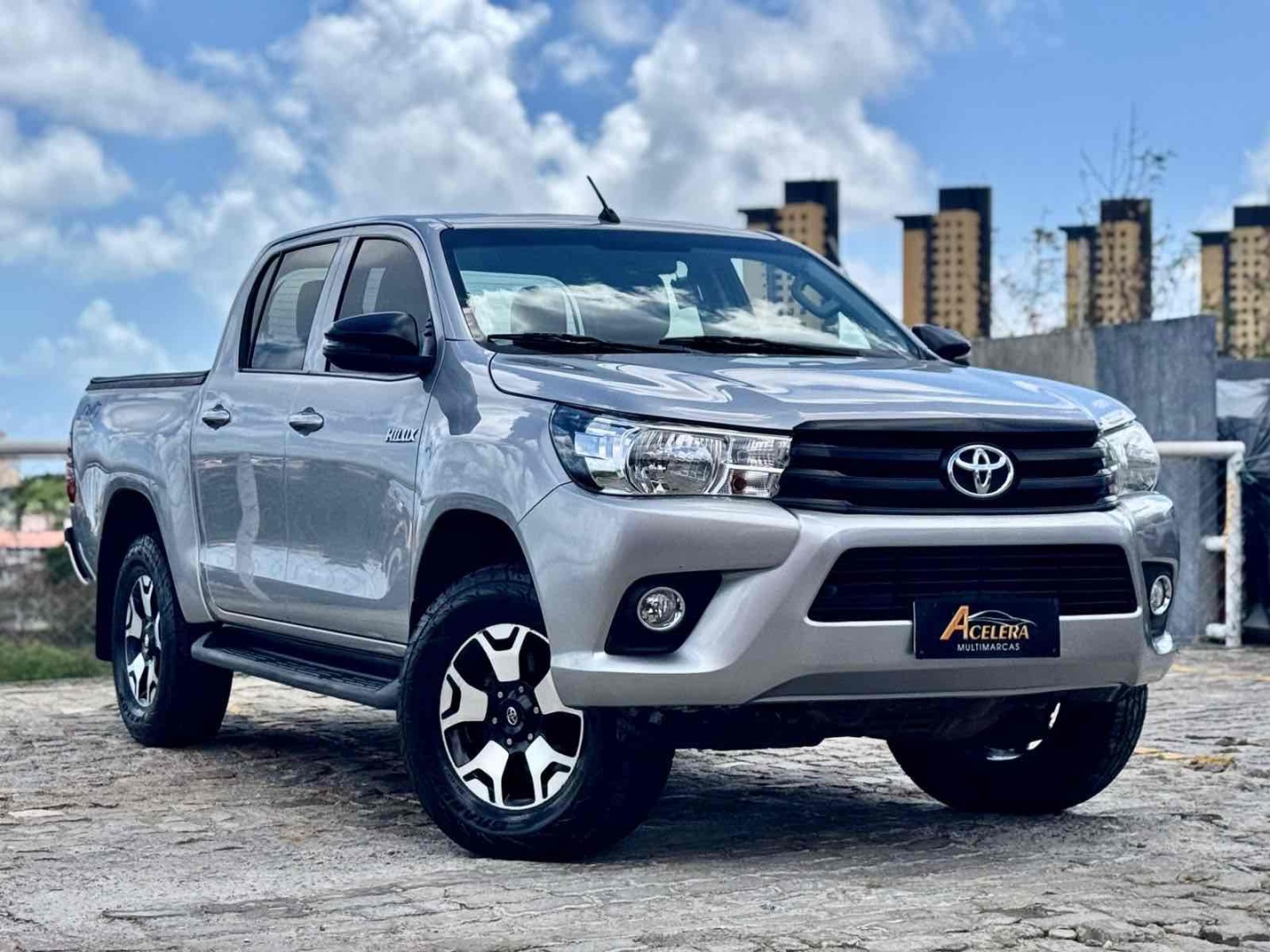 TOYOTA HILUX 2.8 STD 4X4 CD 16V DIESEL 4P MANUAL