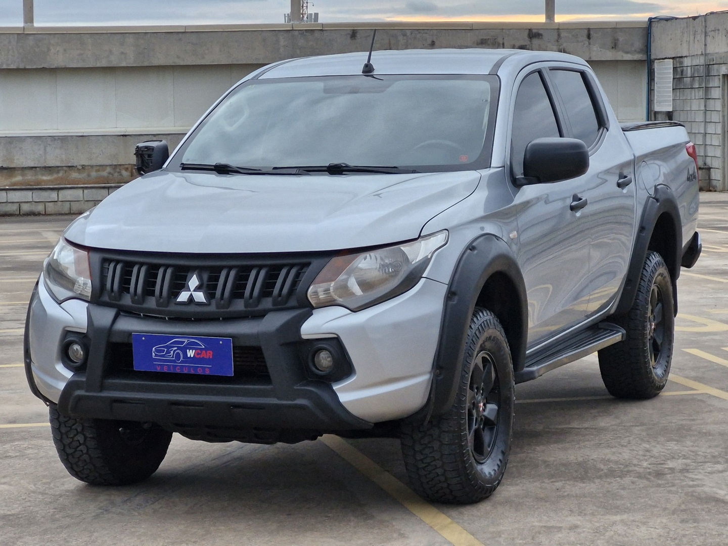 MITSUBISHI L200 TRITON 2.4 16V TURBO DIESEL SPORT GLX CD 4P 4X4 MANUAL