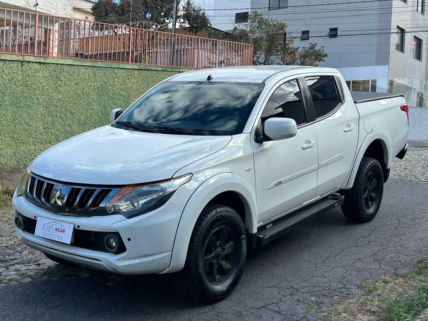 MITSUBISHI L200 TRITON 2.4 16V TURBO DIESEL SPORT GLS CD 4P 4X4 AUTOMÁTICO