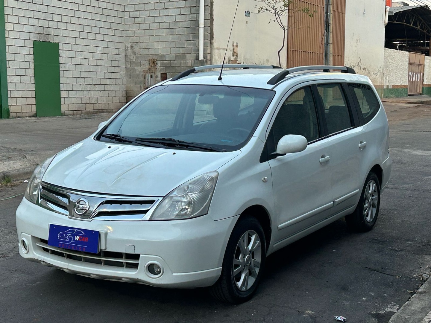 NISSAN GRAND LIVINA 1.8 SL 16V FLEX 4P AUTOMÁTICO