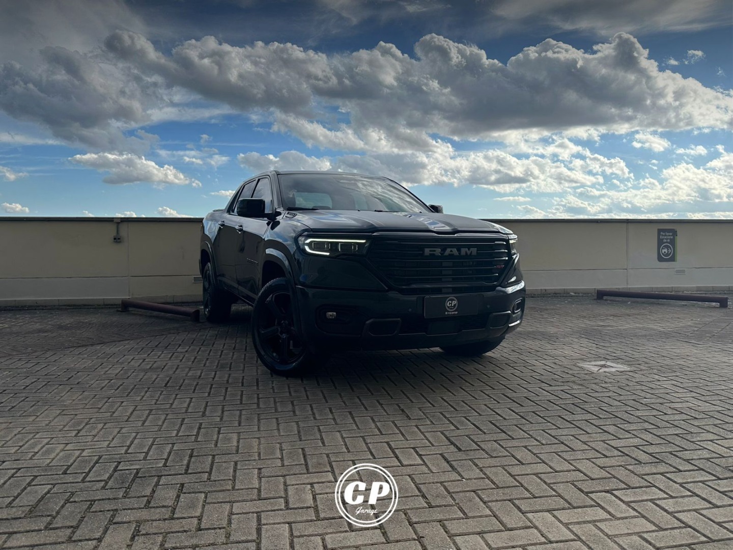 RAM RAMPAGE 2.0 HURRICANE 4 TURBO GASOLINA R/T 4X4 AUTOMÁTICO
