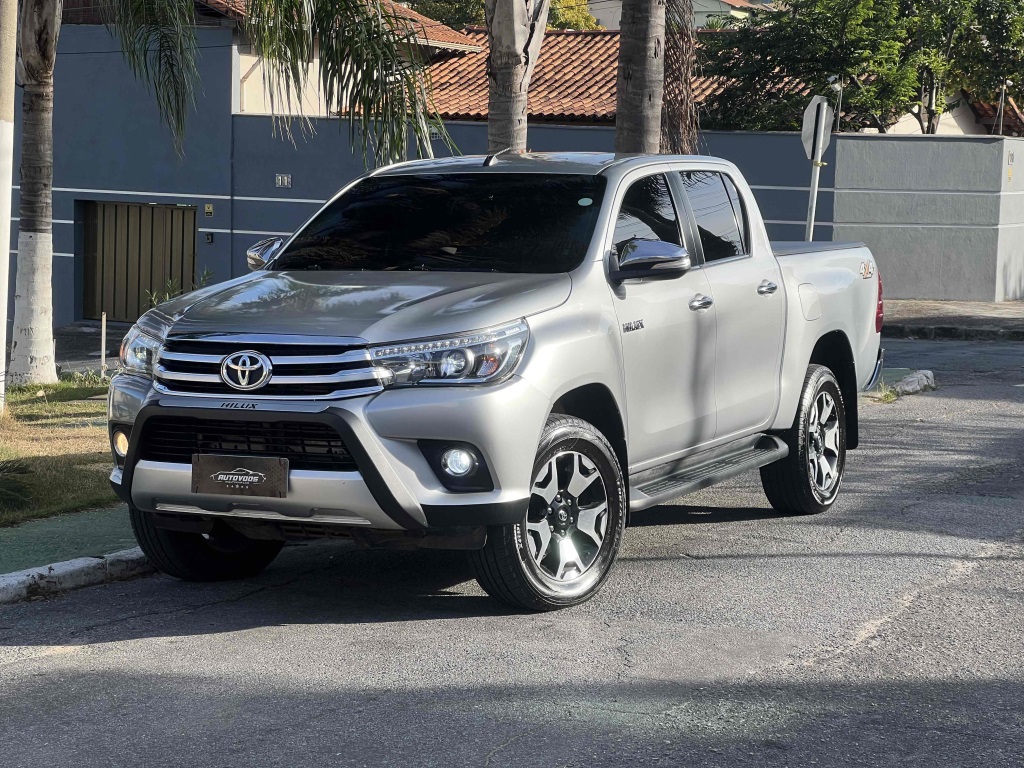 TOYOTA HILUX 2.8 SRX 4X4 CD 16V DIESEL 4P AUTOMÁTICO