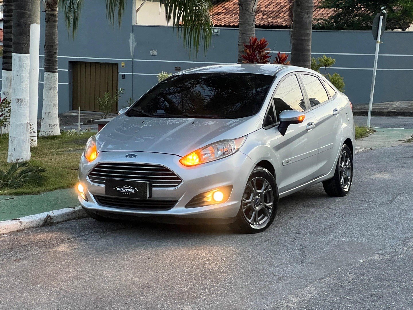 FORD FIESTA 1.6 SE SEDAN 16V FLEX 4P POWERSHIFT