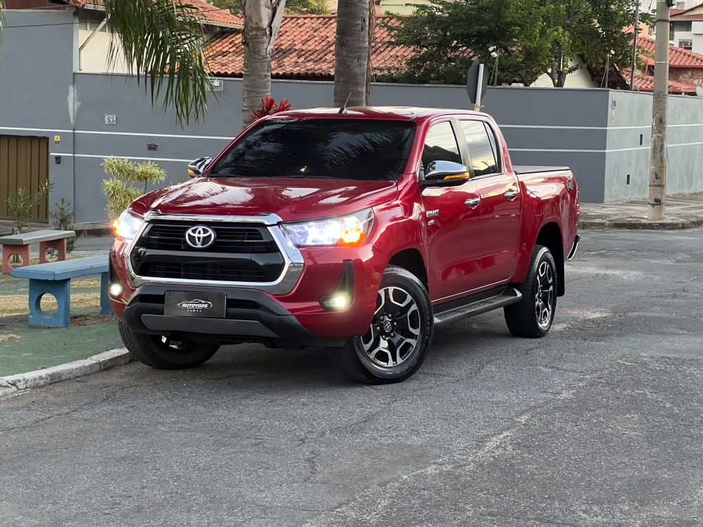 TOYOTA HILUX 2.7 VVT-i FLEX CD SRV 4X4 AUTOMÁTICO