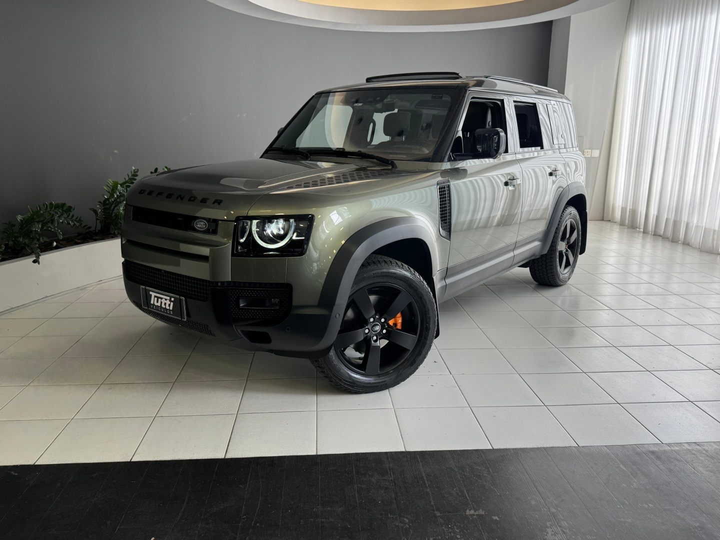 LAND ROVER DEFENDER 2.0 P300 GASOLINA 110 HSE AWD AUTOMÁTICO
