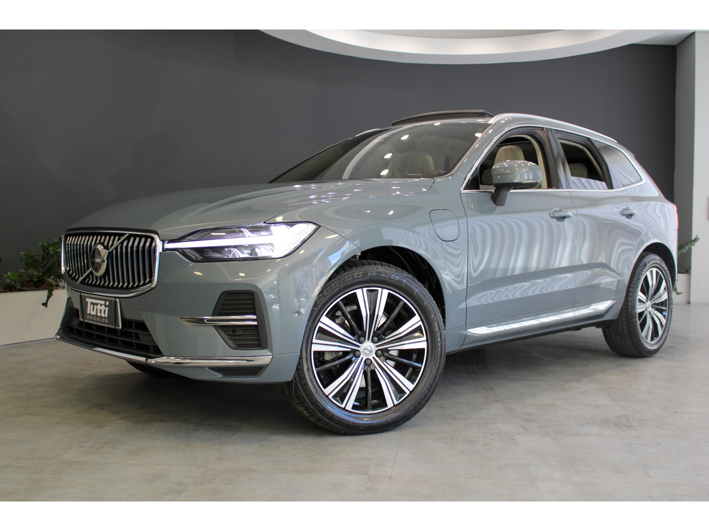 VOLVO XC60 2.0 T8 RECHARGE INSCRIPTION AWD GEARTRONIC