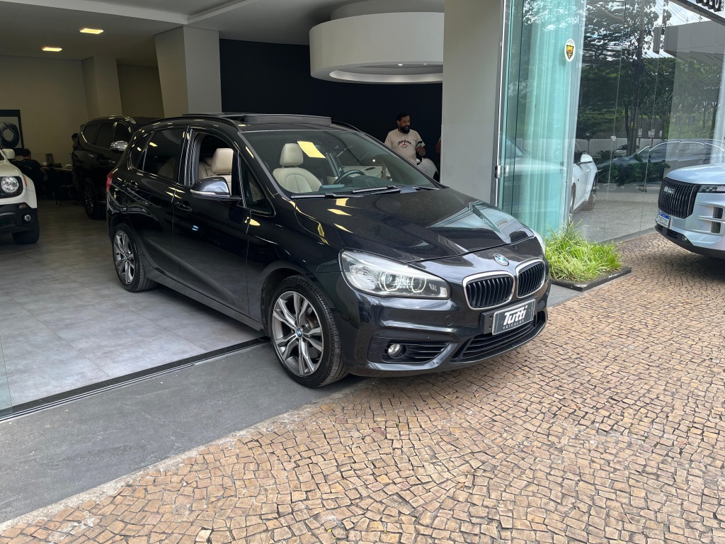 BMW 225i 2016