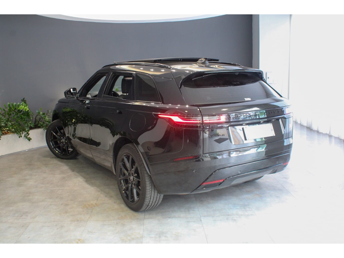 Land Rover RANGE ROVER VELAR 2024