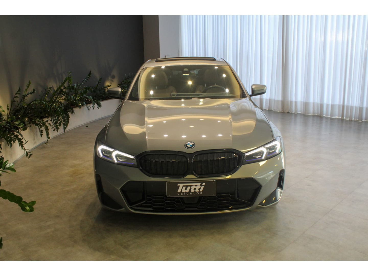 BMW 330e 2023
