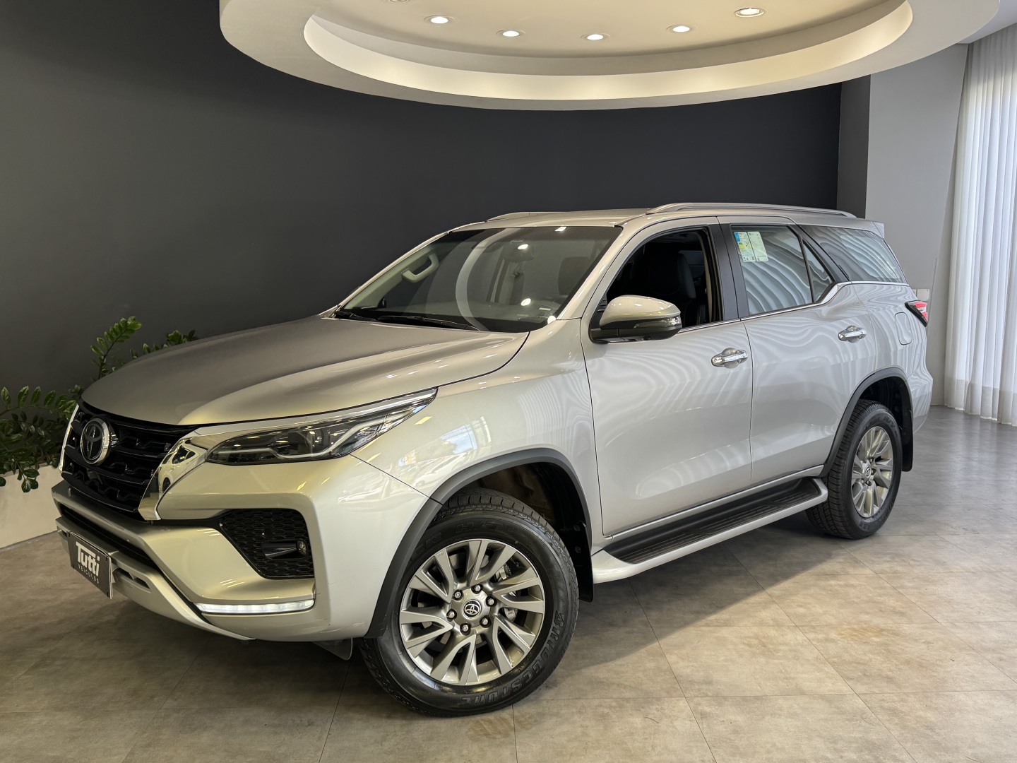 Toyota HILUX SW4 2023