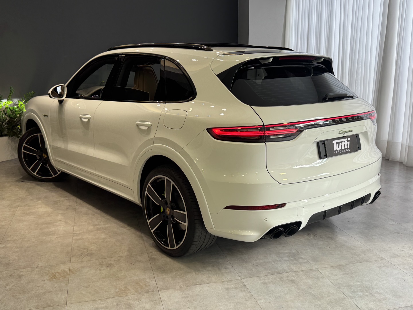 Porsche CAYENNE 2023