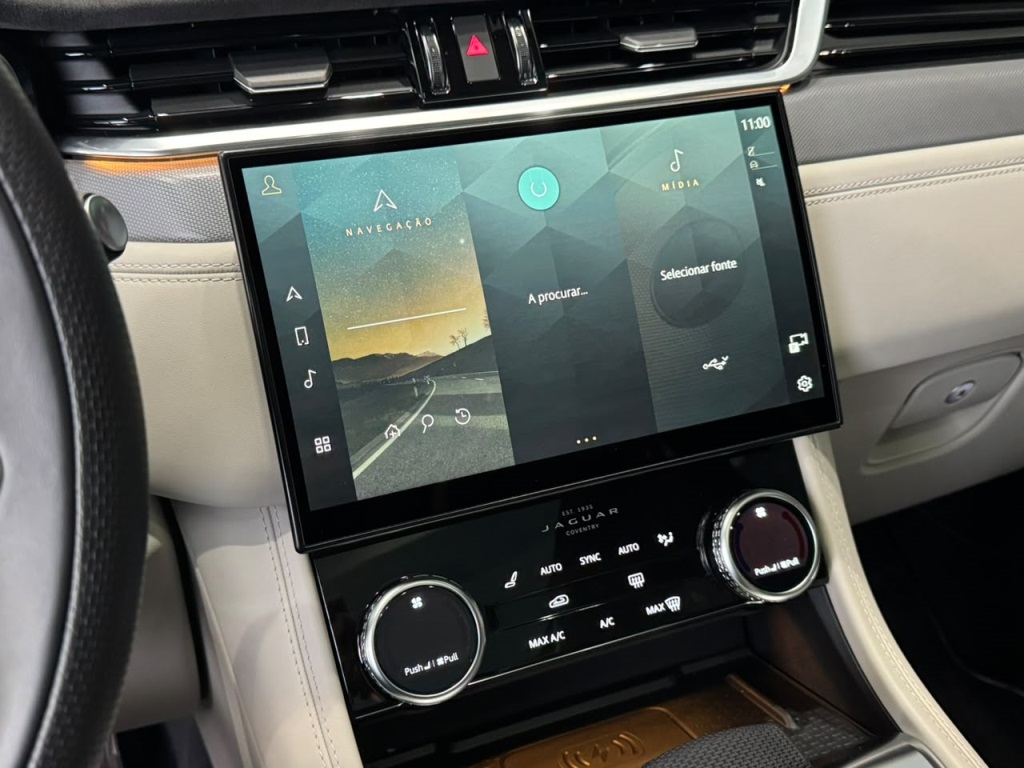 Jaguar F-PACE 2023