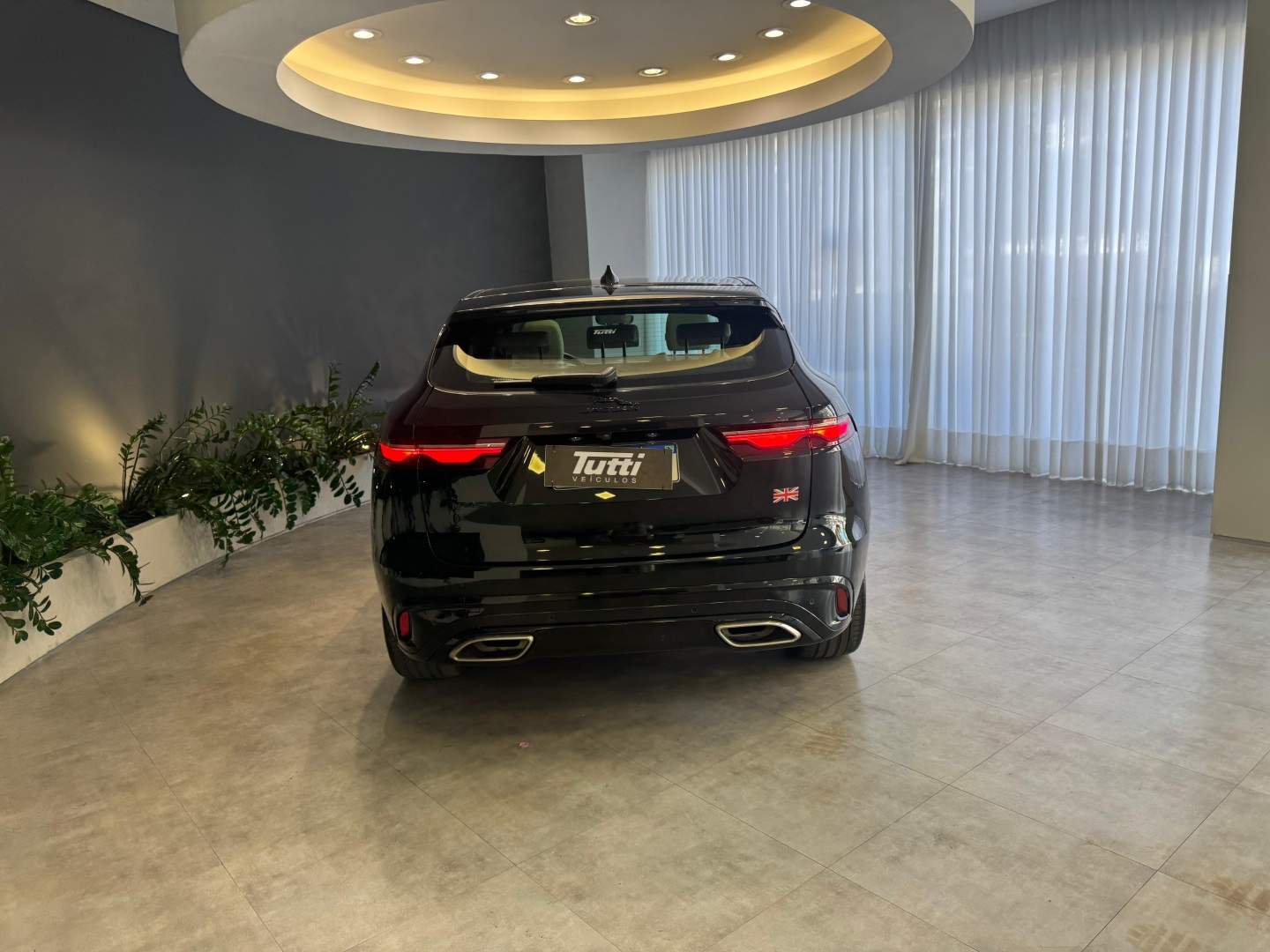 Jaguar F-PACE 2023
