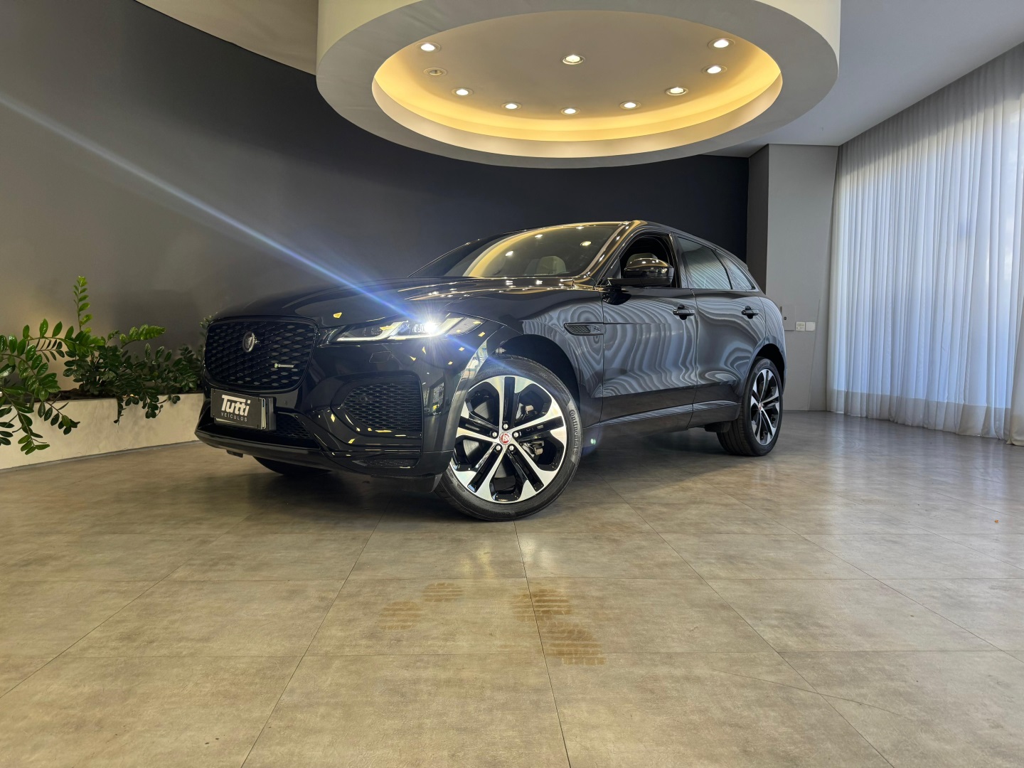 Jaguar F-PACE 2023
