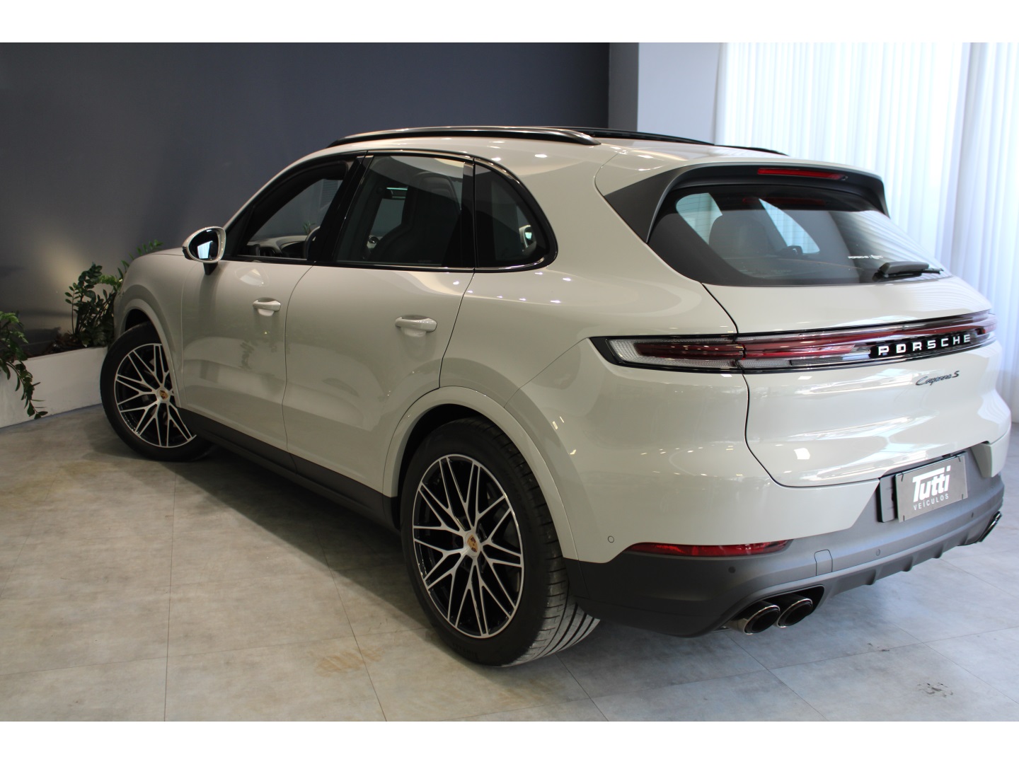 Porsche CAYENNE 2025