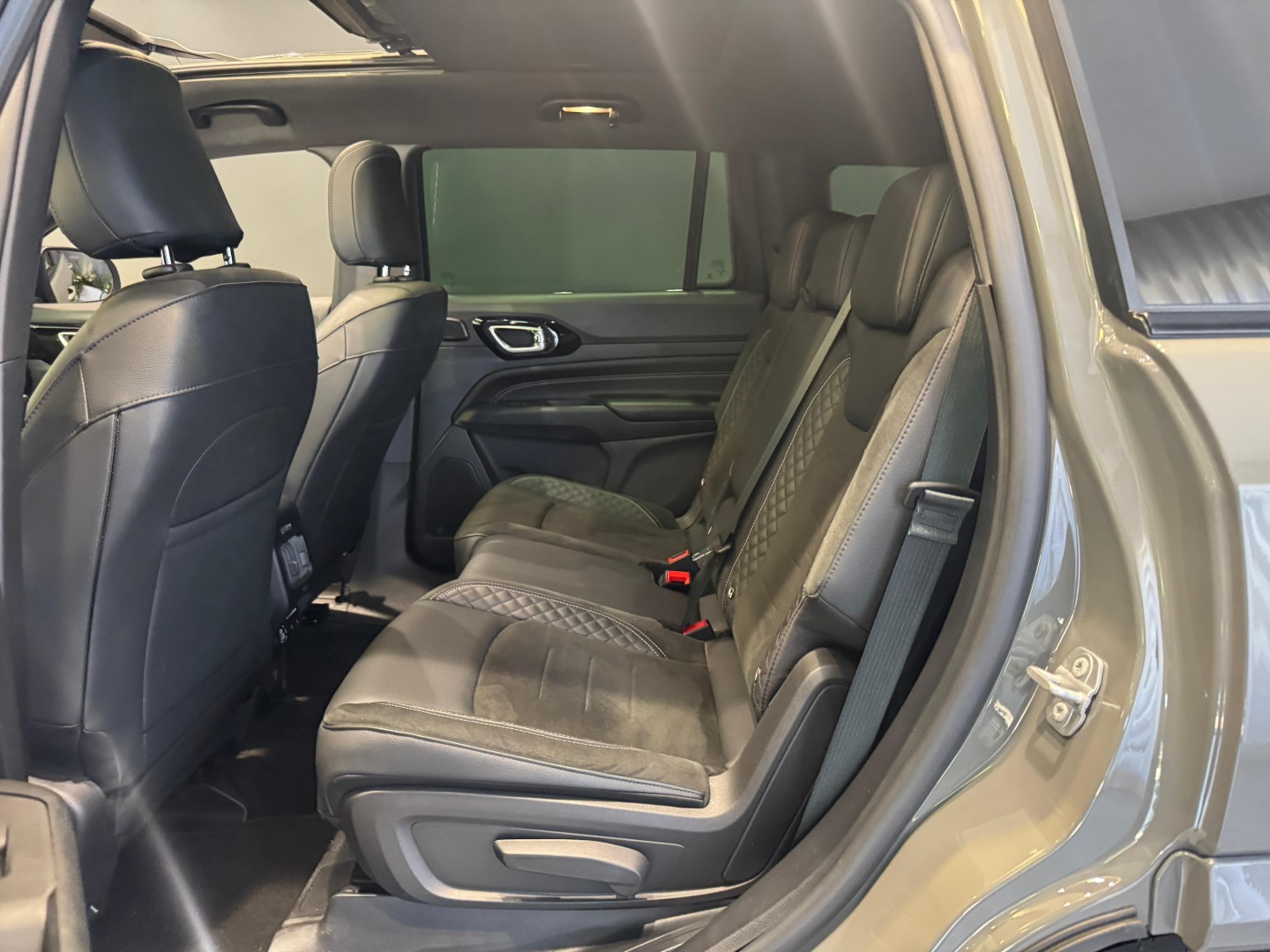 Jeep COMMANDER 2025